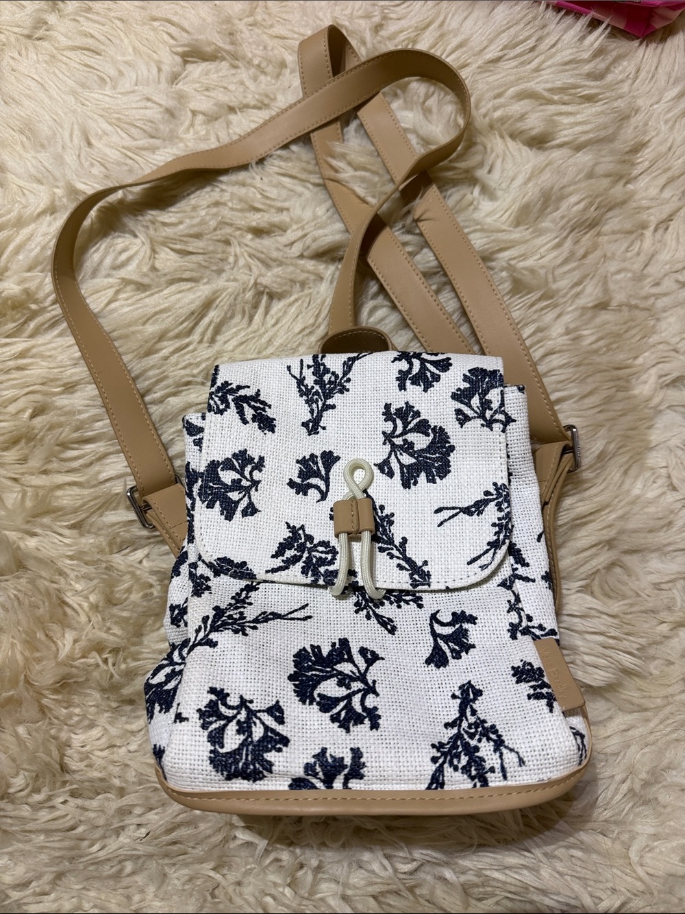 NWOT Vera Bradley Canvas Floral Crossbody Bag in White and Navy